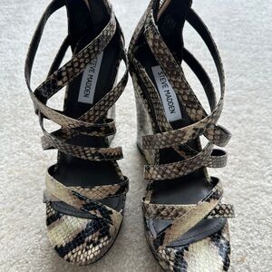 Steve Madden ‘Turnkey’  natural snake sandals in 7.5. Never worn
